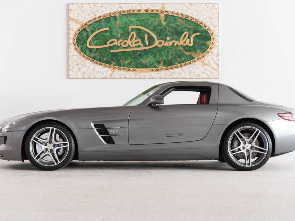 Image 5/56 de Mercedes-Benz SLS AMG (2011)