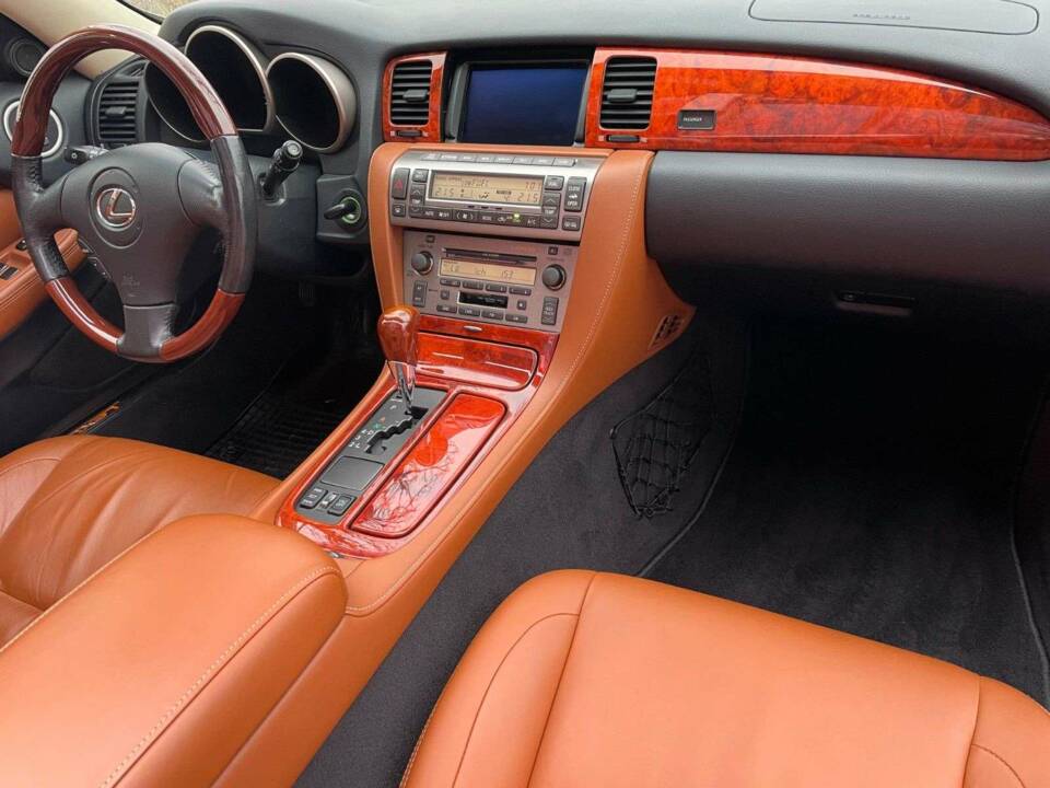 Image 12/17 of Lexus SC 430 (2005)