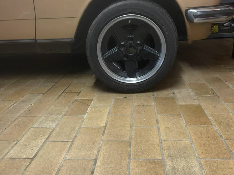 Bild 35/52 von Mercedes-Benz 280 (1976)