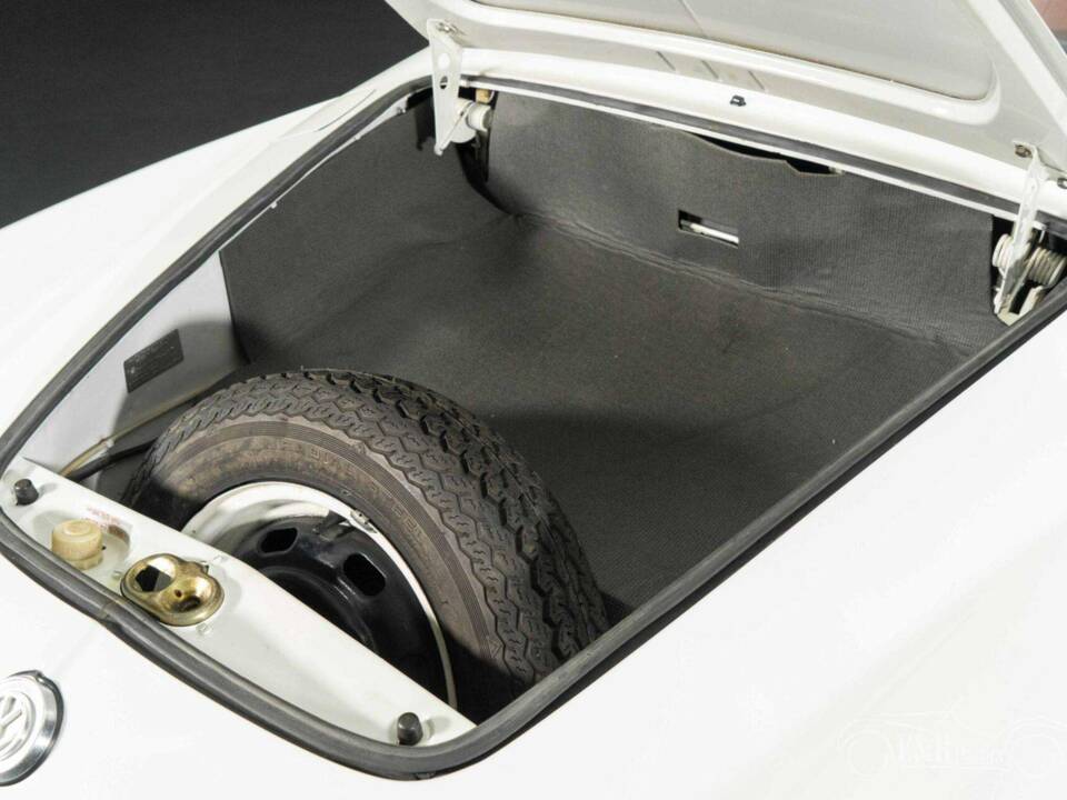 Image 28/29 of Volkswagen Karmann Ghia 1500 (1969)