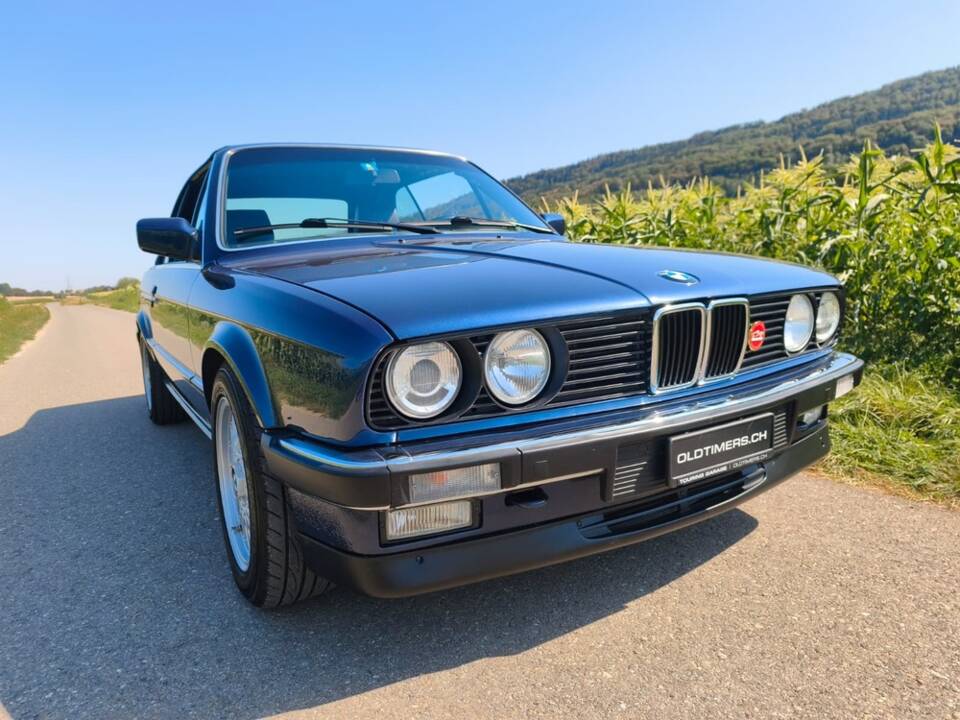 Afbeelding 20/26 van BMW 325i (1989)