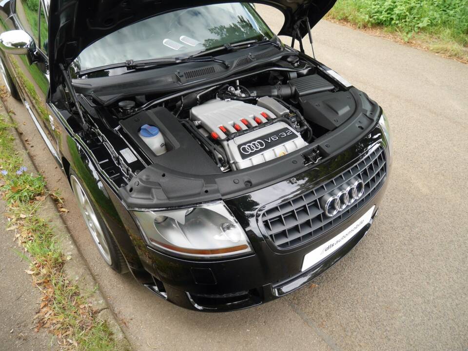 Image 30/35 of Audi TT 3.2 quattro (2004)