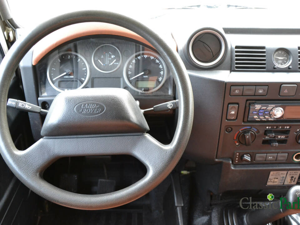 Image 27/50 of Land Rover Defender 90 (2008)