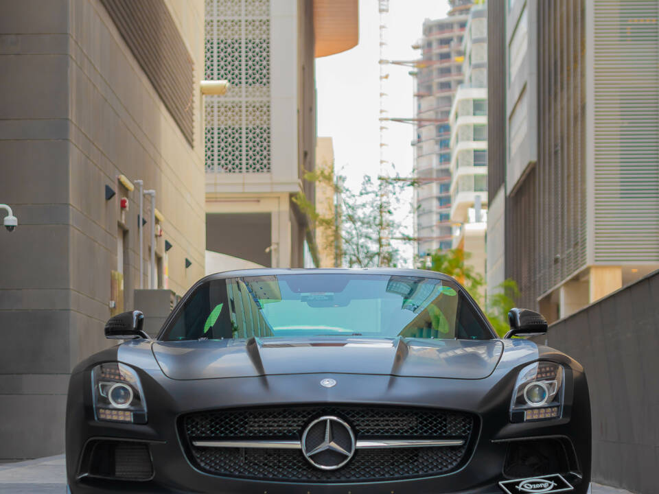 Image 30/32 de Mercedes-Benz SLS AMG Black Series (2014)