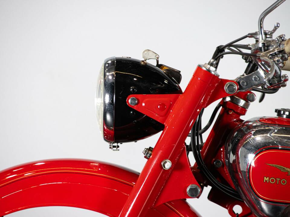 Imagen 30/50 de Moto Guzzi DUMMY (1952)