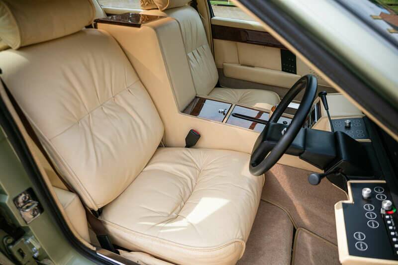 Image 22/39 of Aston Martin Lagonda (1982)