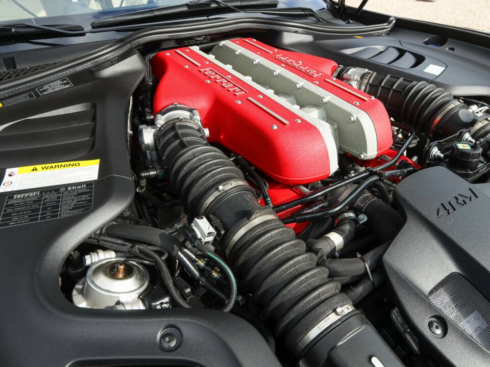 Immagine 34/50 di Ferrari GTC4Lusso (2018)