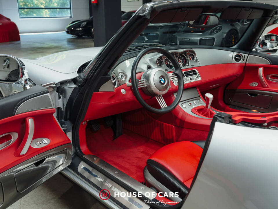 Image 16/25 of BMW Z8 (2000)