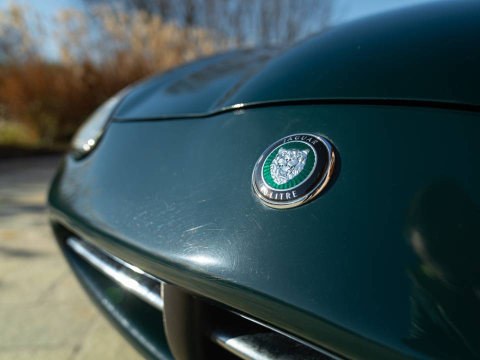 Image 10/47 de Jaguar XK8 4.0 (1998)
