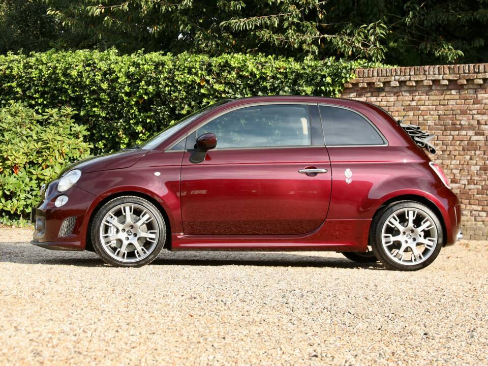 Immagine 26/50 di Abarth 695 &quot;Edizione Maserati&quot; (2013)
