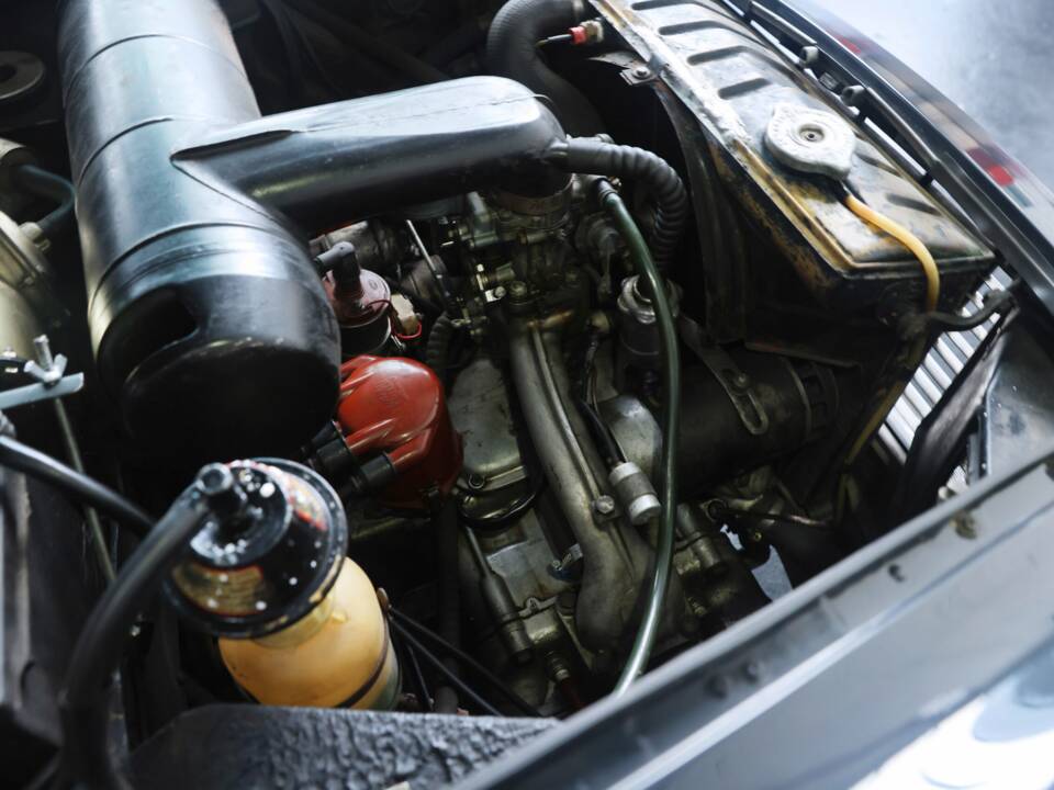 Image 37/50 of Lancia Flavia 1800 (1965)