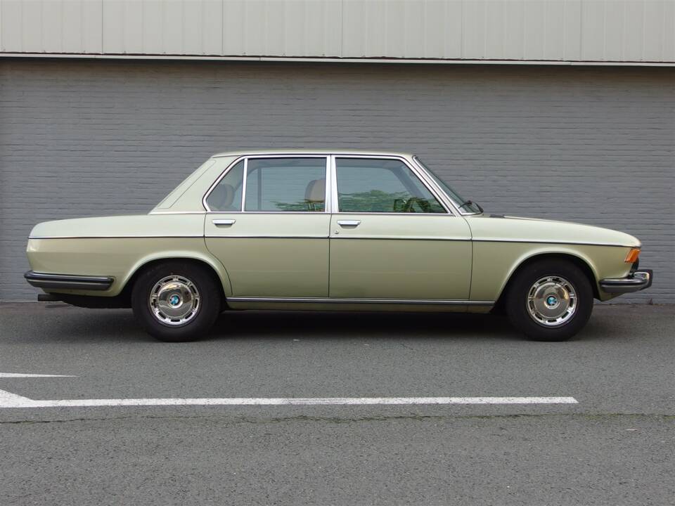 Image 5/95 de BMW 2500 (1977)