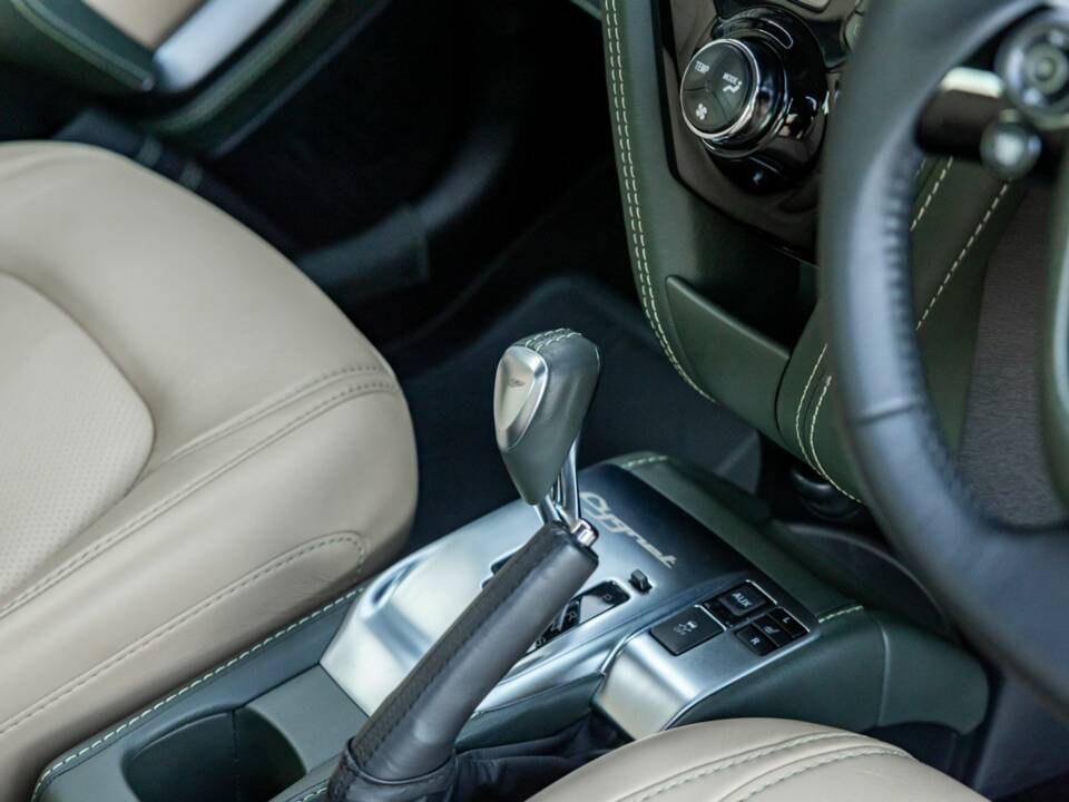 Image 28/50 of Aston Martin Cygnet (2013)