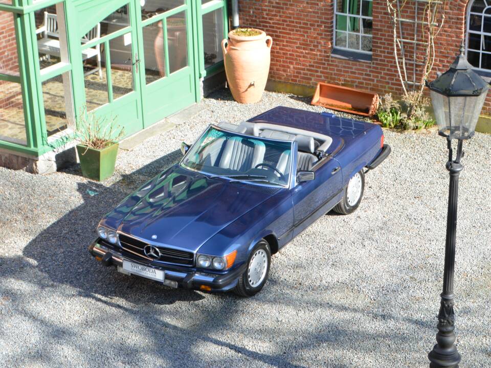 Bild 9/16 von Mercedes-Benz 560 SL (1988)