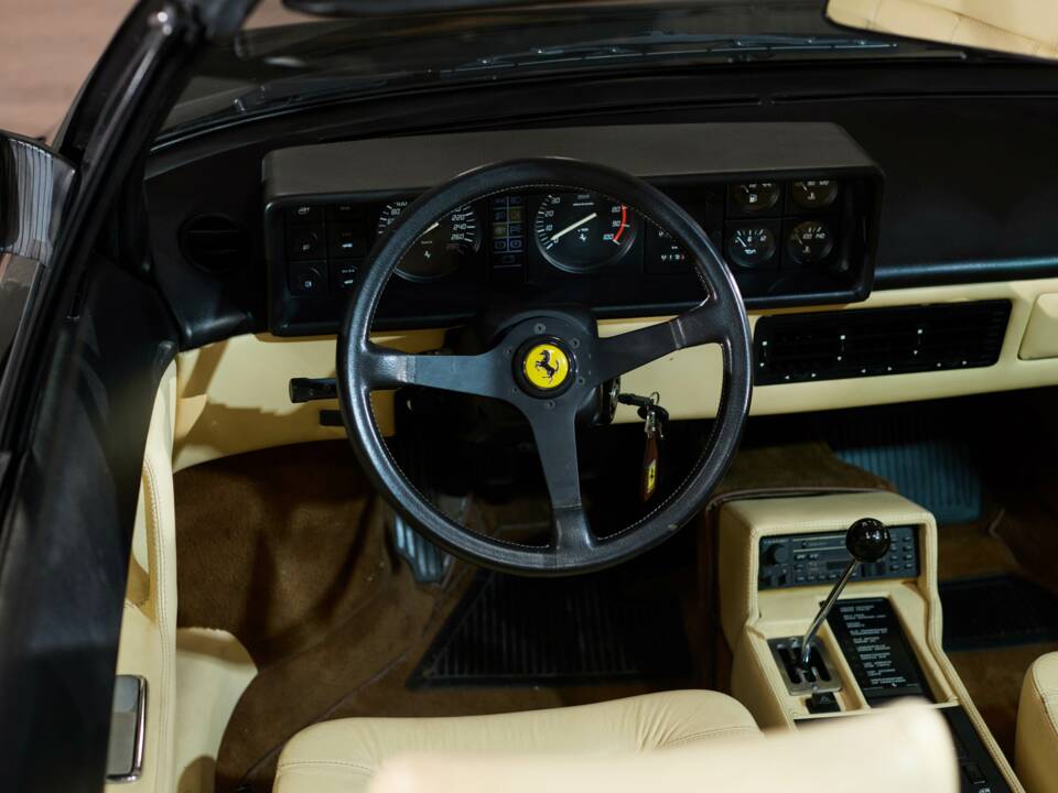 Bild 51/99 von Ferrari Mondial Quattrovalvole (1985)