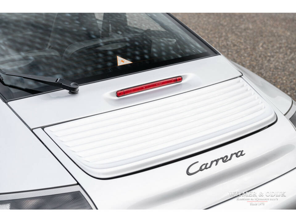 Image 23/28 of Porsche 911 Carrera (2000)