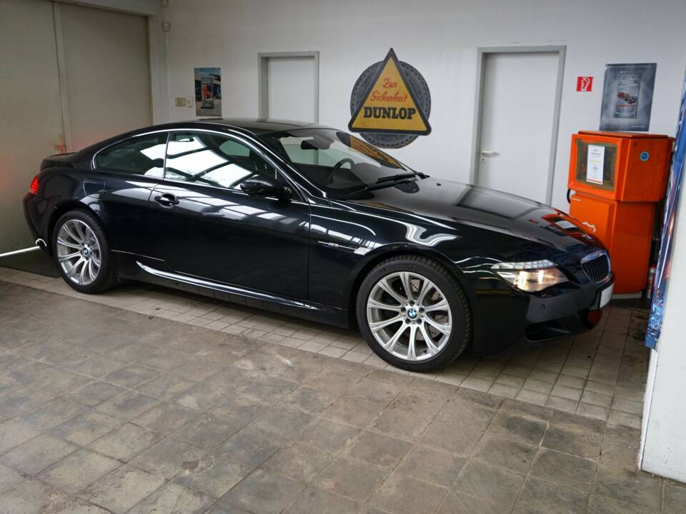 Bild 33/34 von BMW M6 (2008)