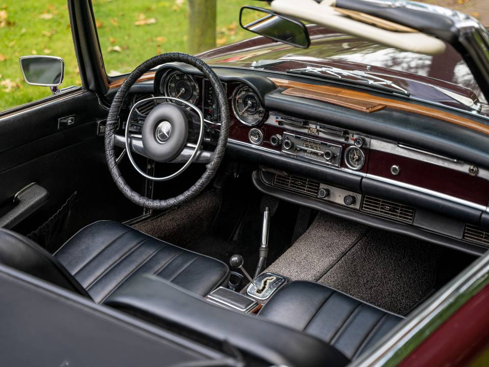 Immagine 49/59 di Mercedes-Benz 280 SL (1971)