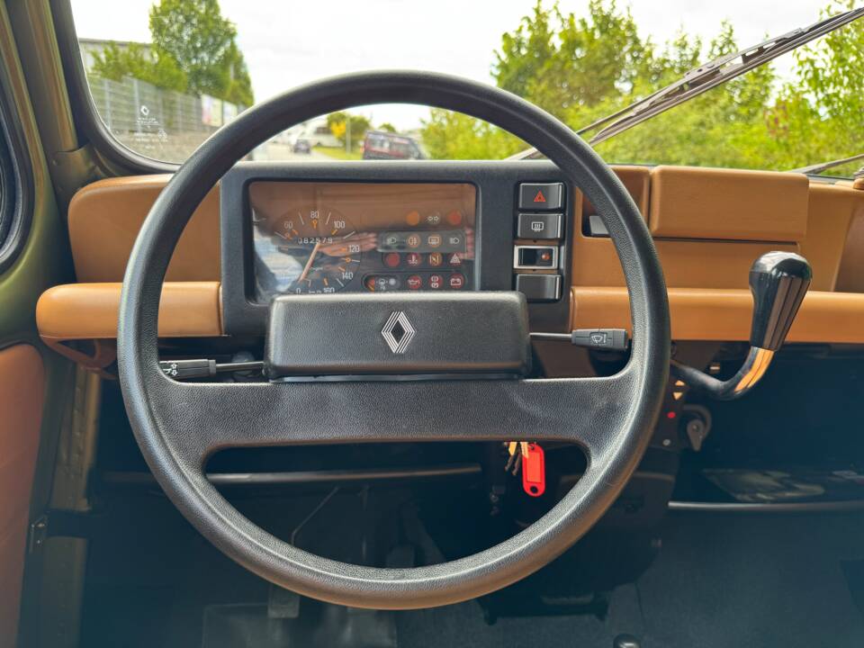 Afbeelding 36/58 van Renault R 4 GTL Sinpar 4x4 (1983)