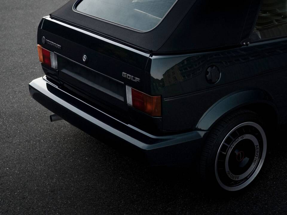 Bild 6/40 von Volkswagen Golf Mk I Convertible 1.8 (1991)