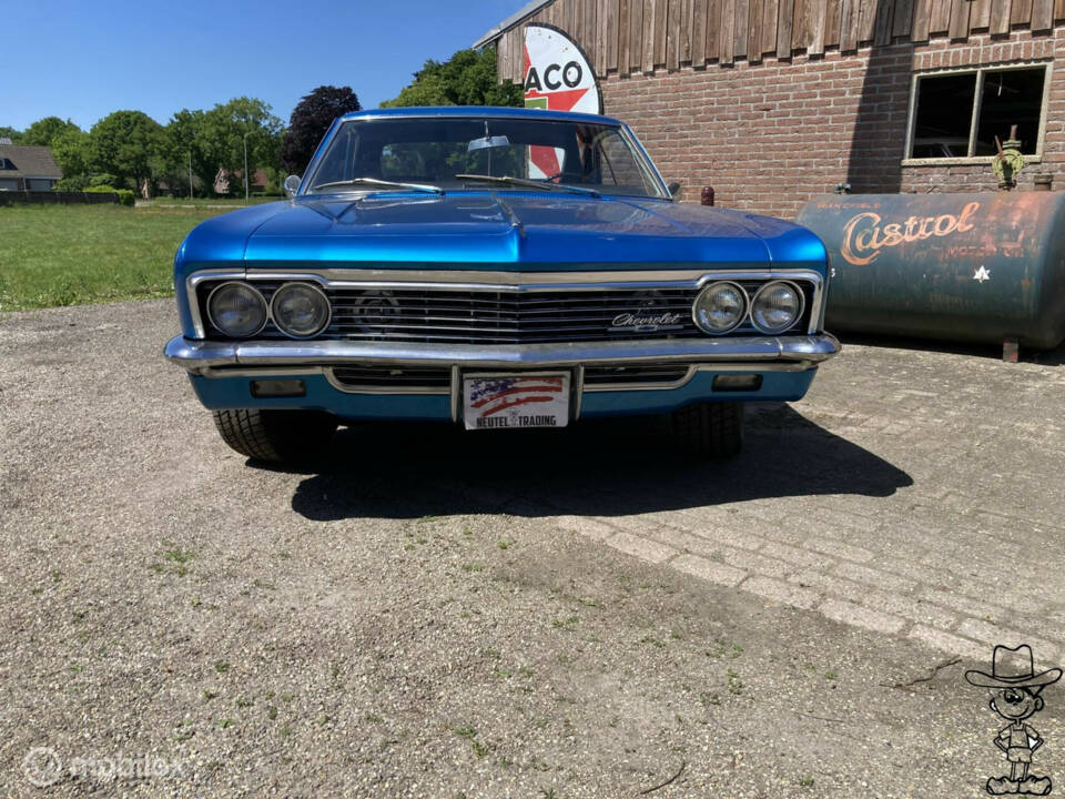 Image 19/45 of Chevrolet Impala Sport Coupe (1967)
