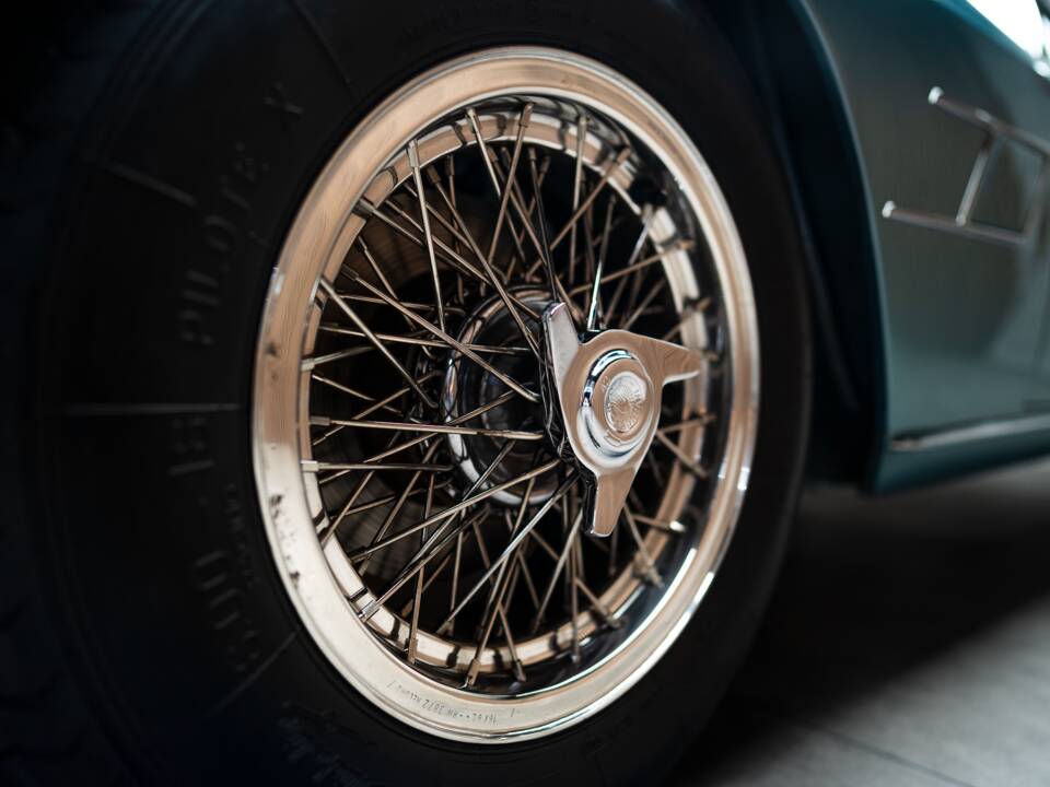 Image 31/97 of Maserati Mistral 3700 (1965)