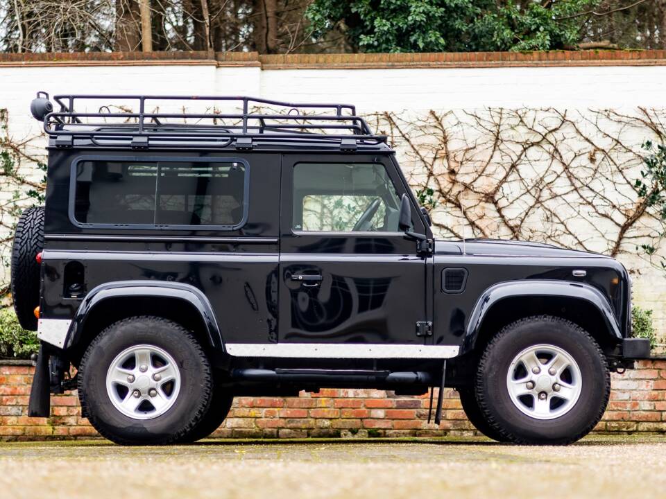 Bild 2/50 von Land Rover Defender 90 (2012)