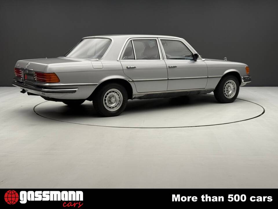 Image 5/15 de Mercedes-Benz 450 SE (1977)