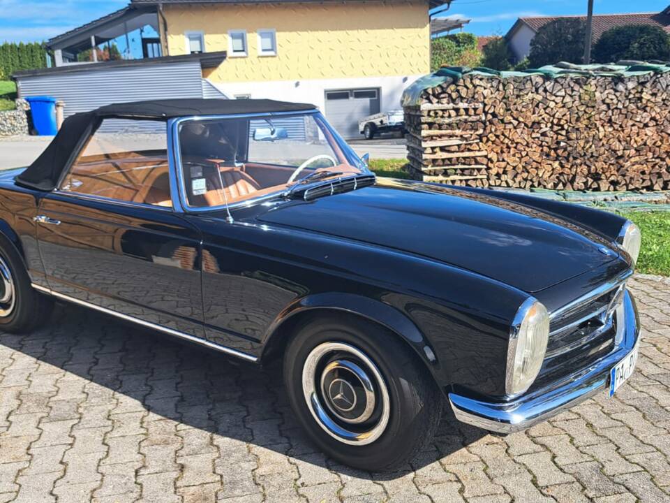 Image 2/9 of Mercedes-Benz 230 SL (1964)