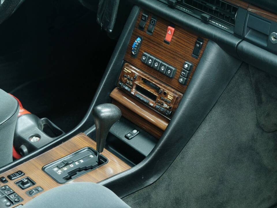 Bild 26/50 von Mercedes-Benz 500 SE (1987)