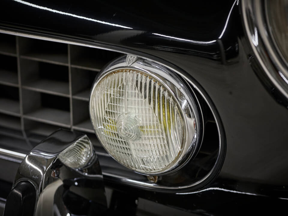 Bild 20/155 von Ferrari 250 GT 2+2 (1962)