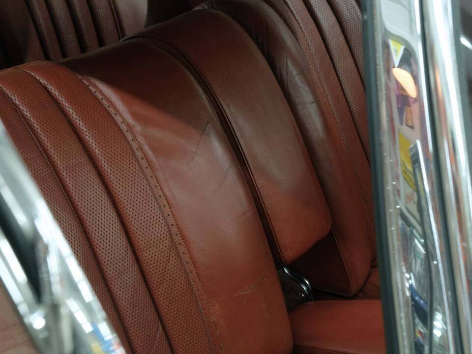 Image 37/50 of Mercedes-Benz 300 SE (1966)
