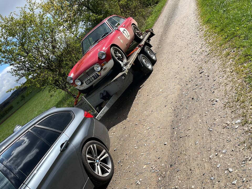 Image 41/50 of MG MGB GT (1972)