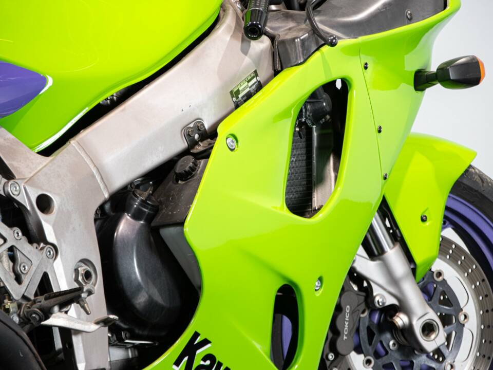 Imagen 10/50 de Kawasaki DUMMY (1996)