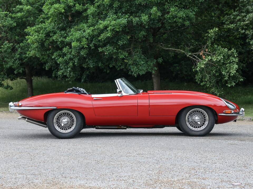 Image 2/41 de Jaguar E-Type 3.8 (1964)
