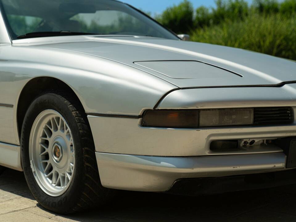 Image 27/50 de BMW 850i (1990)