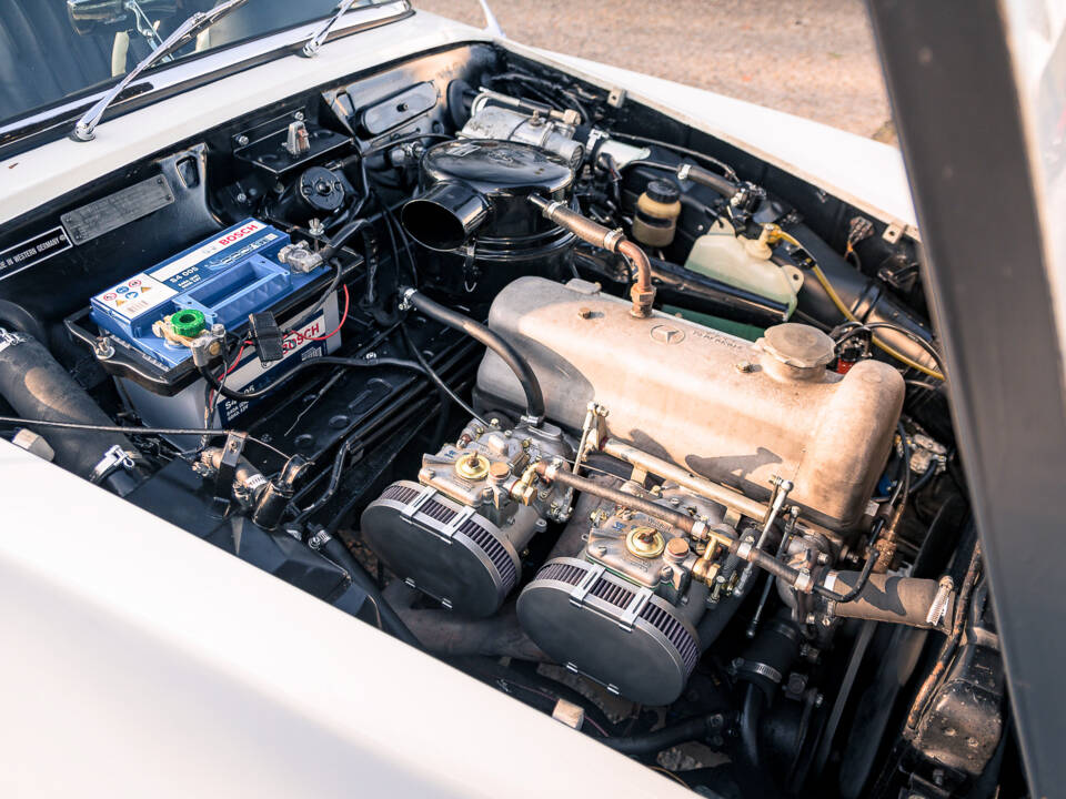 Image 36/42 de Mercedes-Benz 190 SL (1961)