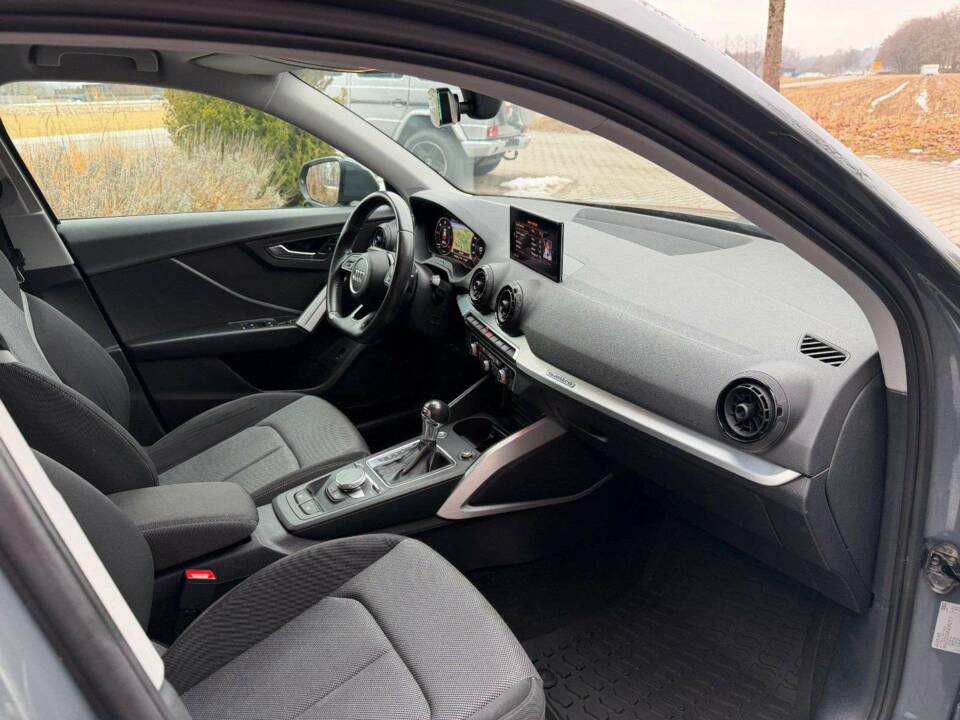 Image 16/18 de Audi Q2 2.0 TDI (2018)