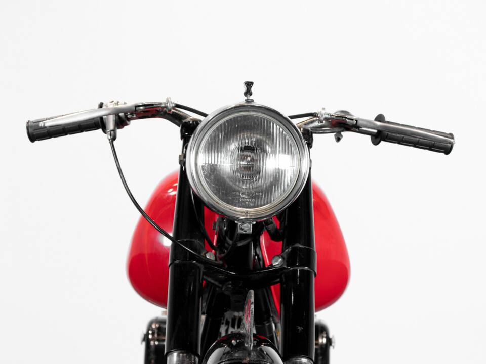 Bild 36/50 von Gilera 150 Sport (1954)