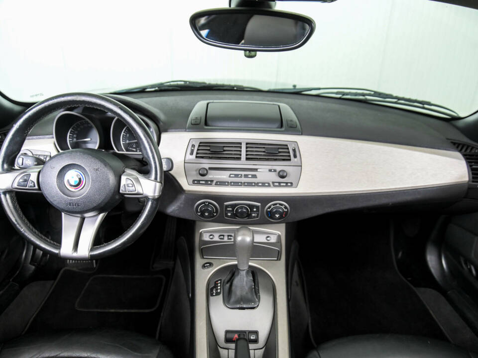 Bild 7/50 von BMW Z4 2.5i (2004)