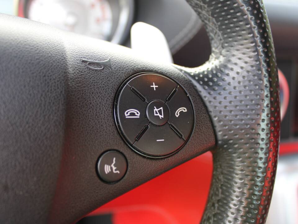 Image 40/57 of Mercedes-Benz SLS AMG (2010)