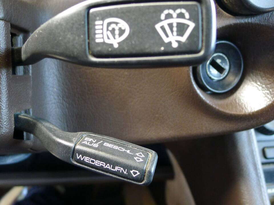 Bild 2/50 von Porsche 928 S (1986)