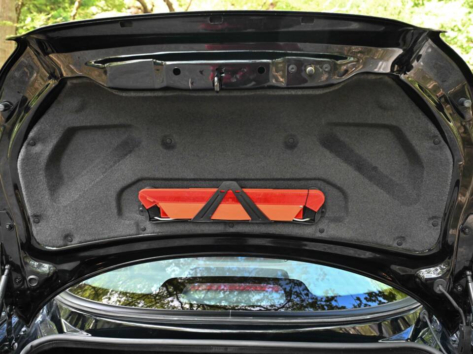 Image 47/50 of Jaguar XKR (2006)