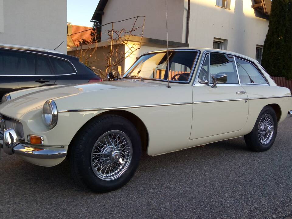 Bild 4/28 von MG MGB GT (1968)