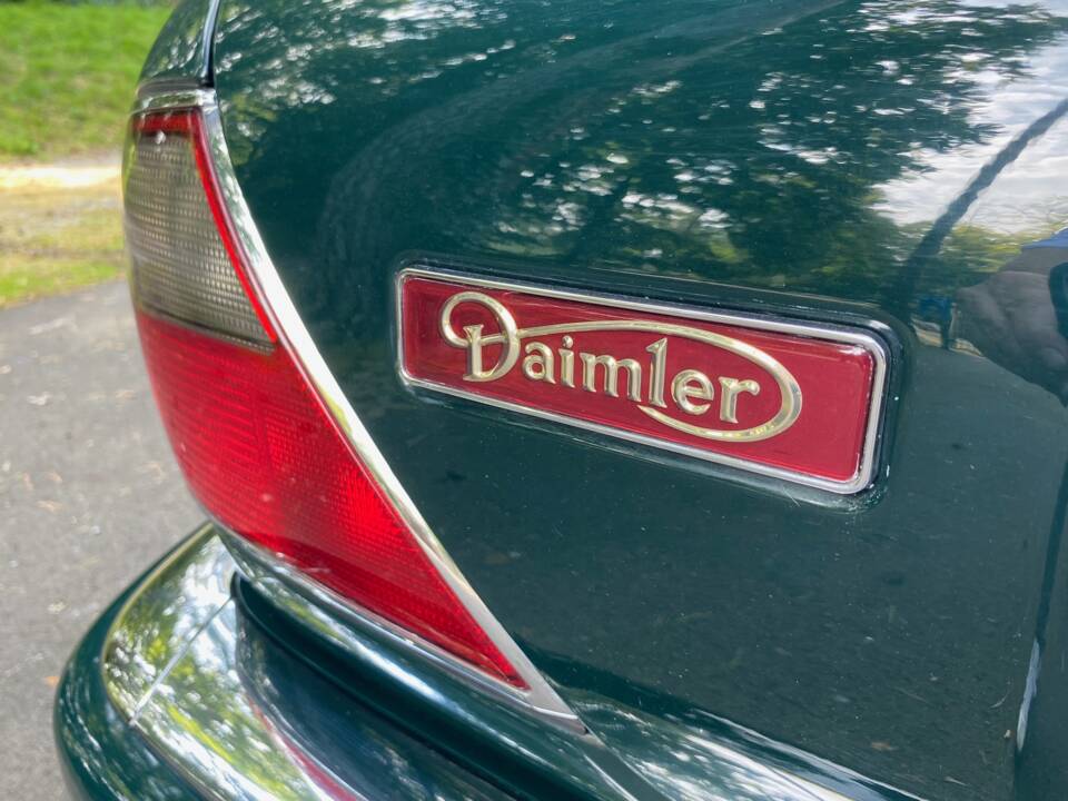 Image 9/35 of Daimler Double Six (1995)