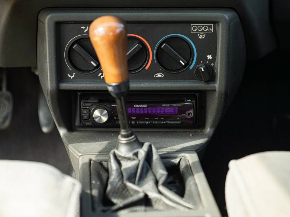 Obraz 45/47 pojazdu Alfa Romeo 75 1.6 (1991)