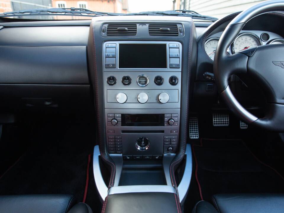 Image 56/92 of Aston Martin V12 Vanquish S (2007)