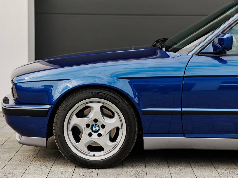 Immagine 15/74 di BMW M5 (1992)
