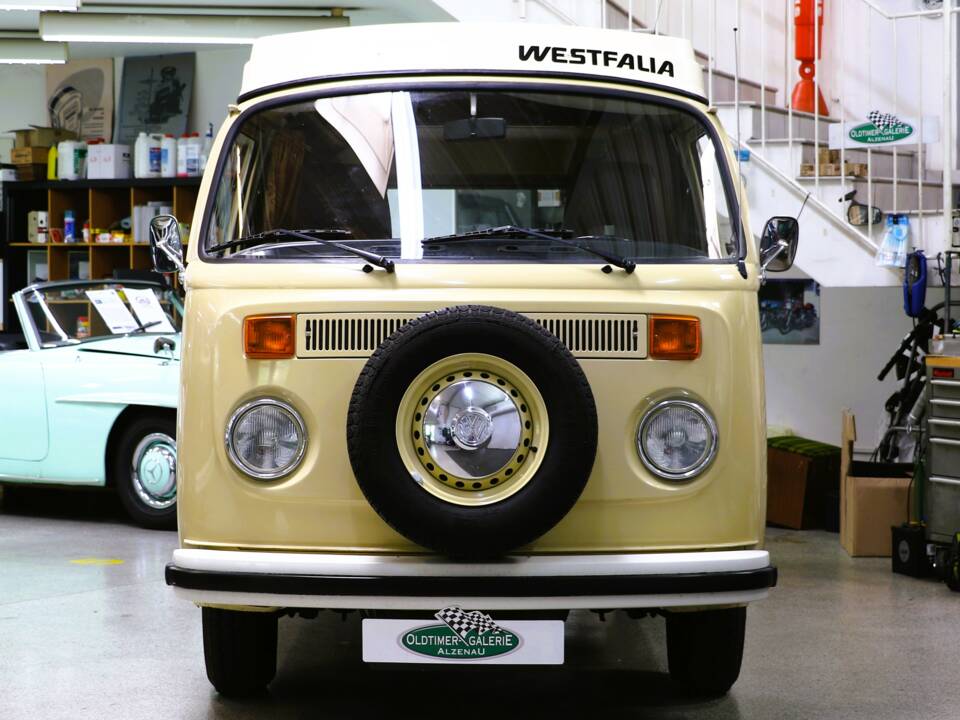 Afbeelding 2/36 van Volkswagen T2b Westfalia (1974)