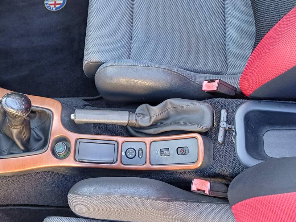 Image 9/9 of Alfa Romeo Spider 2.0 Twin Spark 16V (1996)